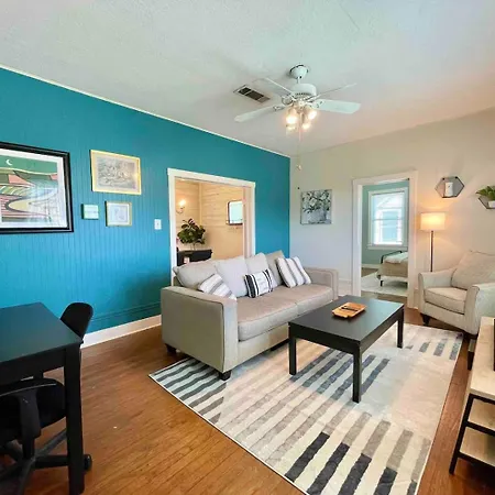 Villa Historic & Chic Beaumont Getaway